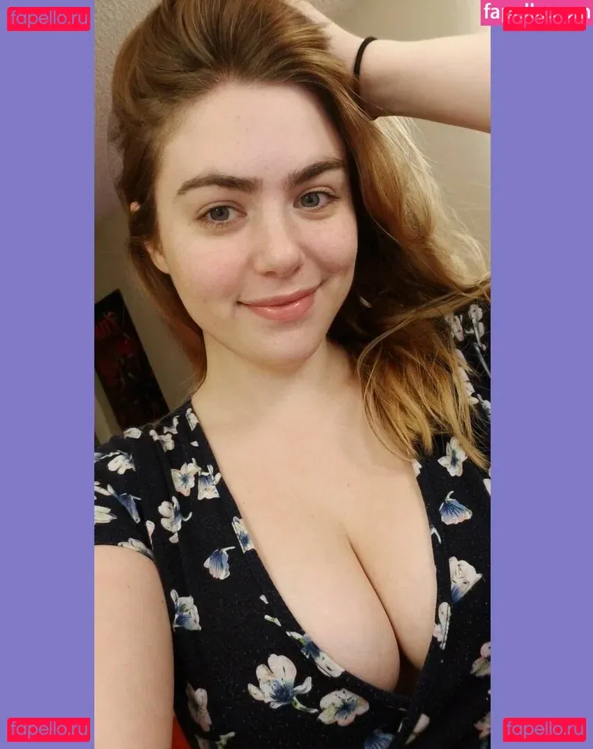 AwesomeKate Onlyfans Photo Gallery 