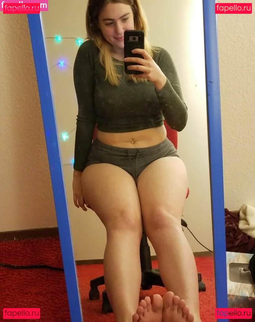 AwesomeKate Onlyfans Photo Gallery 