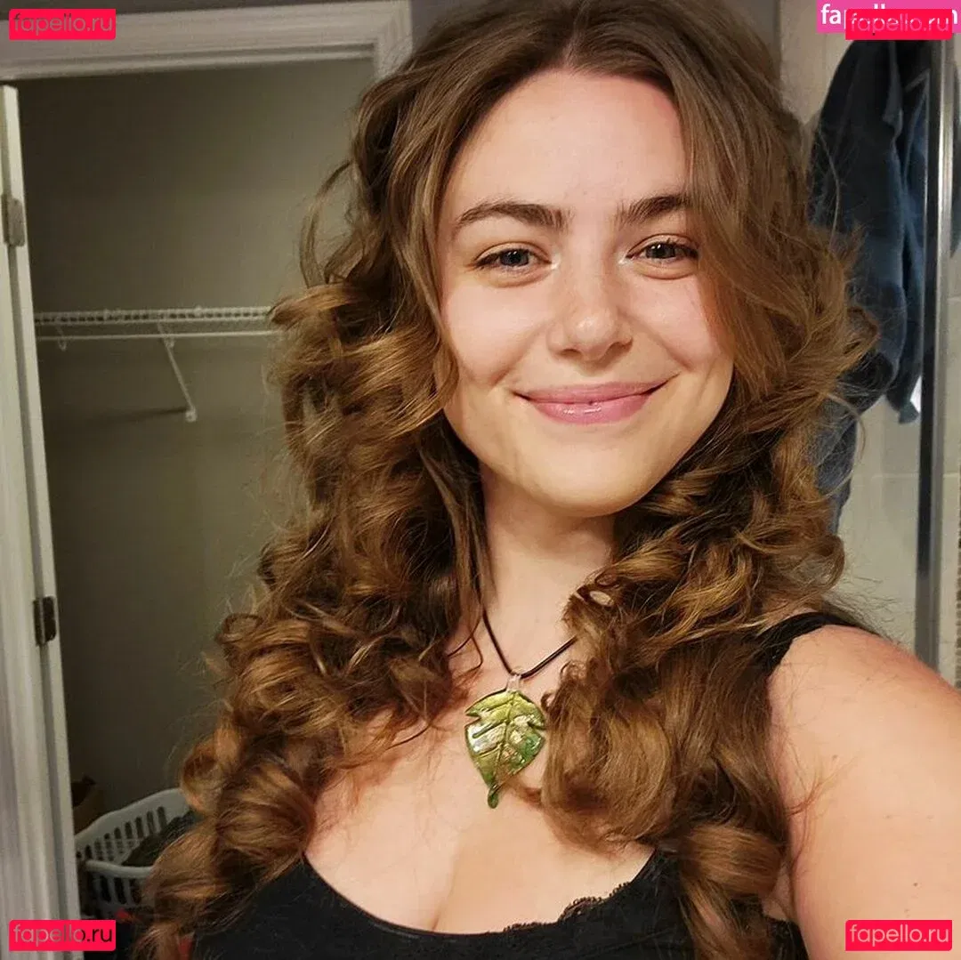 AwesomeKate Onlyfans Photo Gallery 