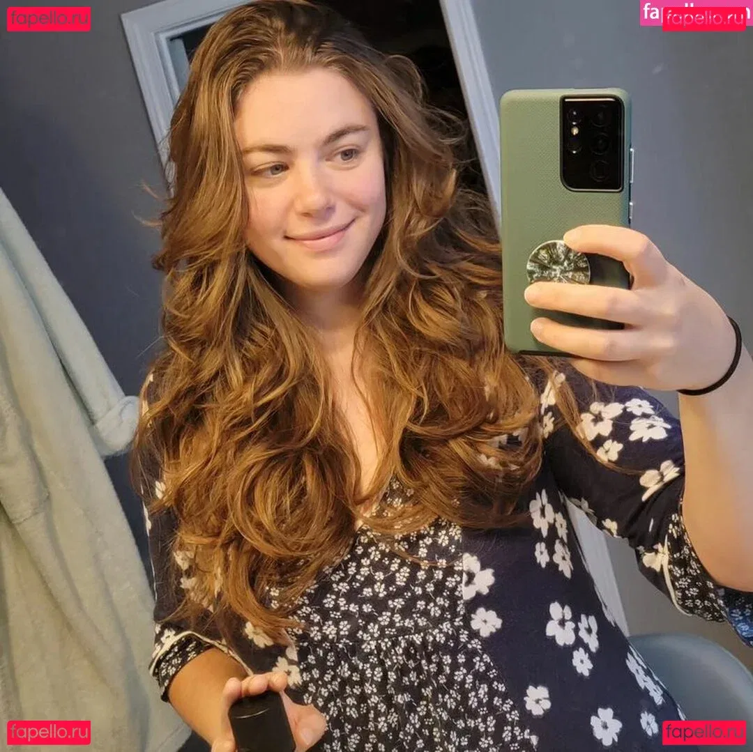 AwesomeKate Onlyfans Photo Gallery 