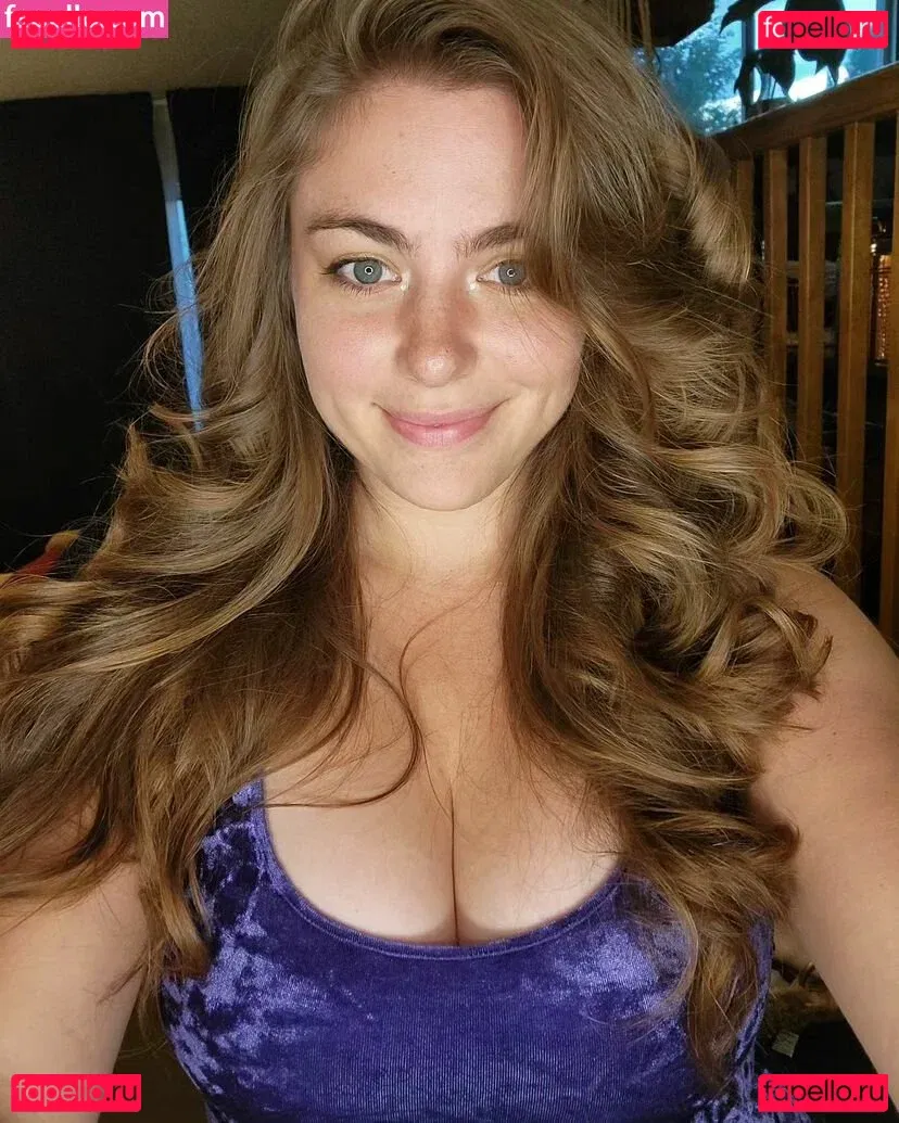 AwesomeKate Onlyfans Photo Gallery 