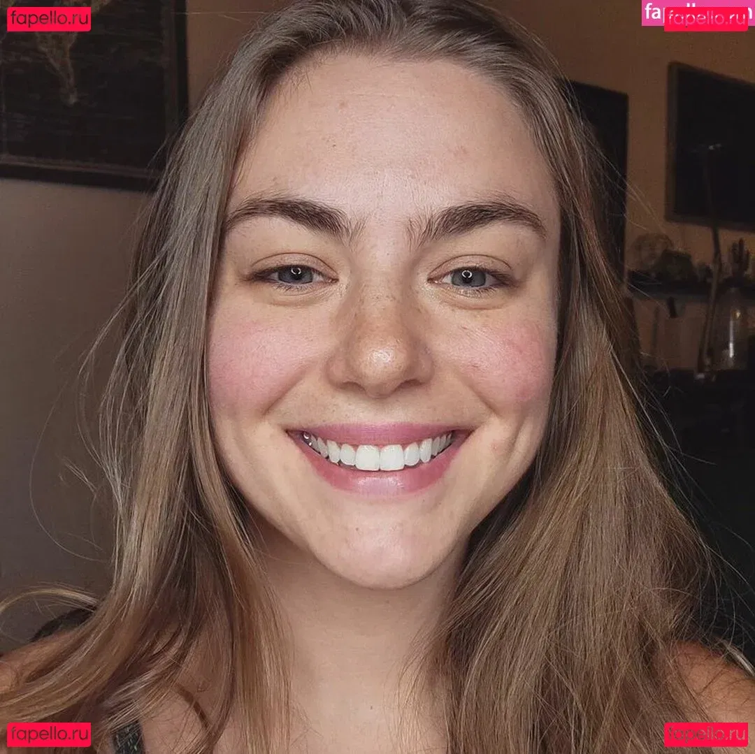 AwesomeKate Onlyfans Photo Gallery 