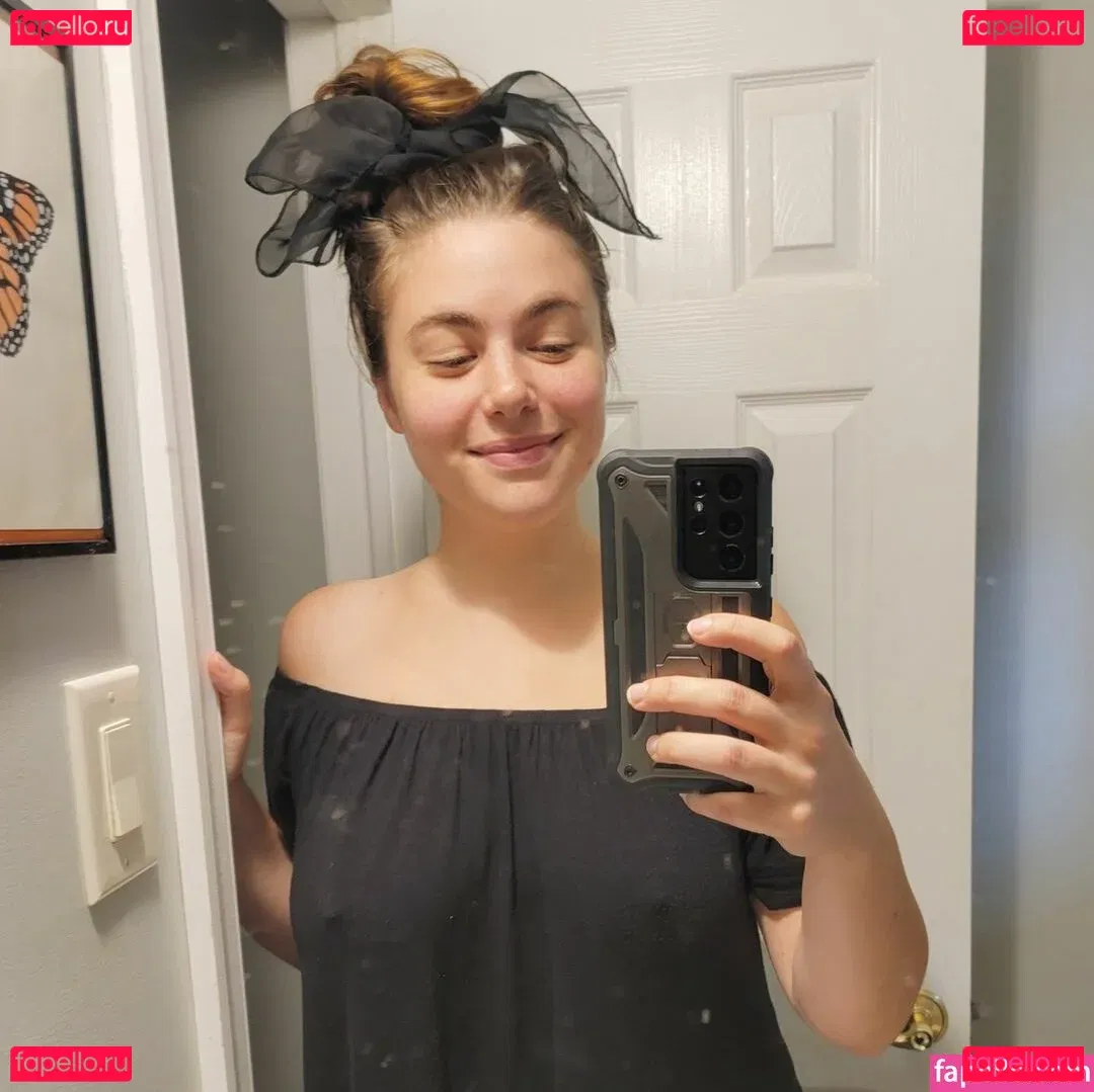 AwesomeKate Onlyfans Photo Gallery 