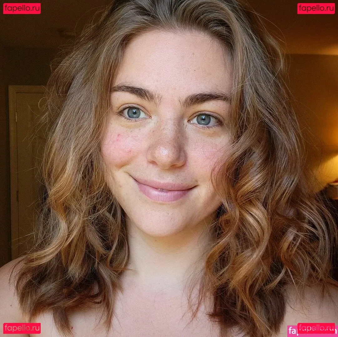 AwesomeKate Onlyfans Photo Gallery 