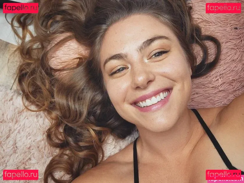 AwesomeKate Onlyfans Photo Gallery 