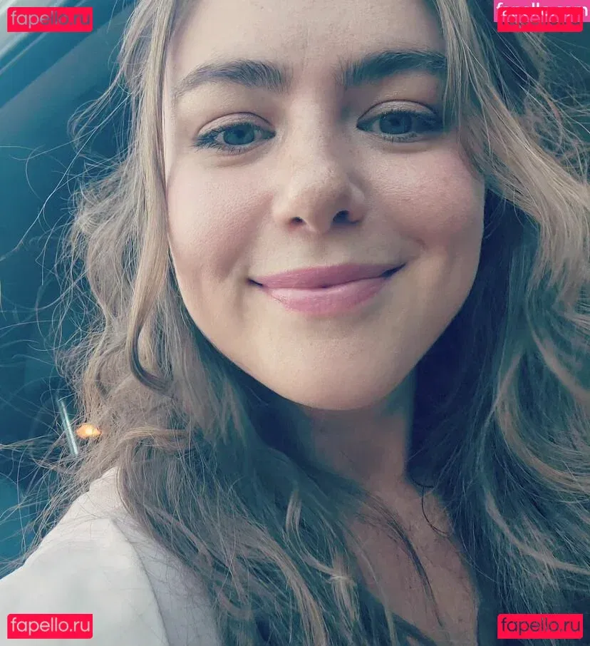 AwesomeKate Onlyfans Photo Gallery 