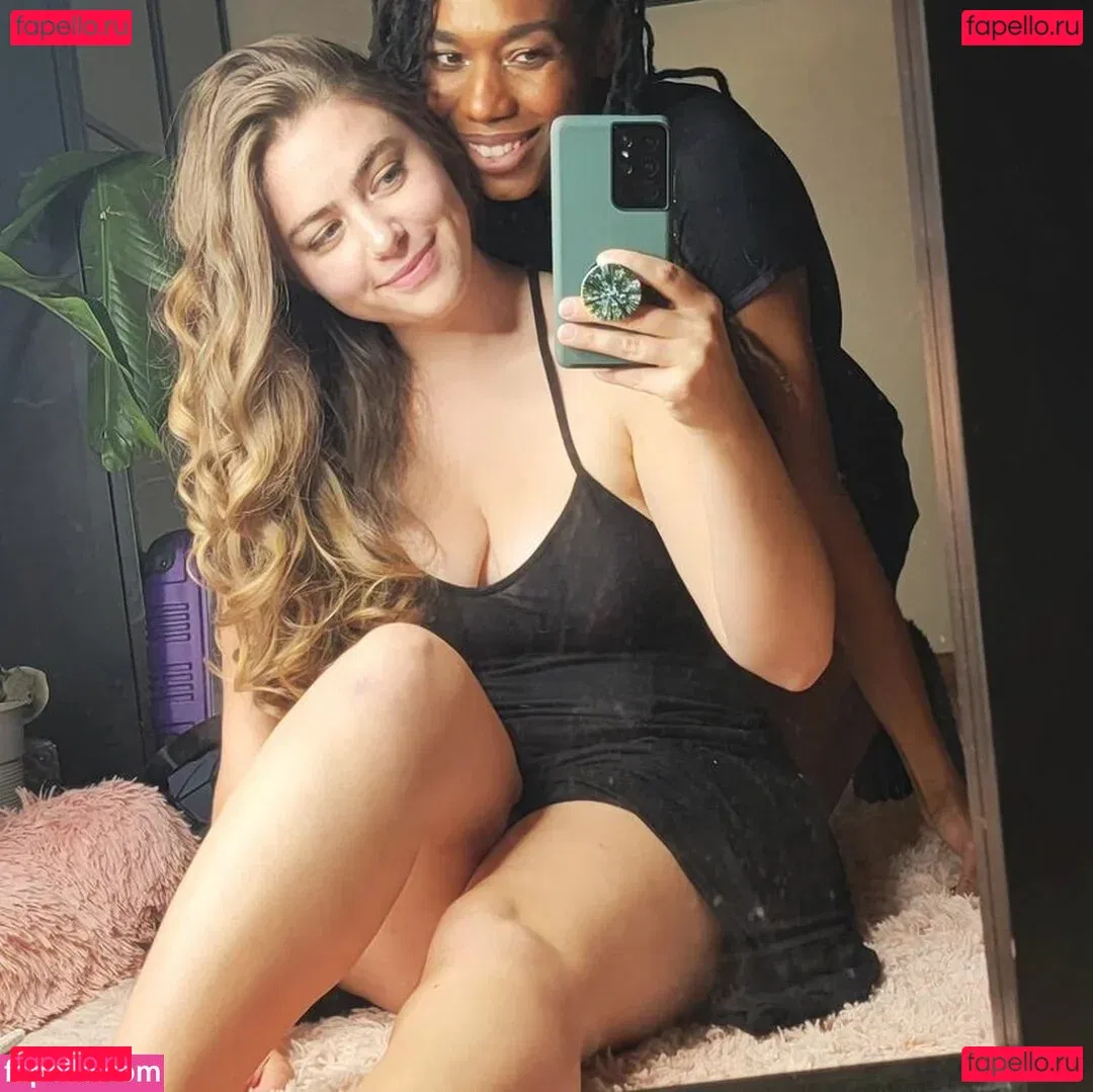 AwesomeKate Onlyfans Photo Gallery 