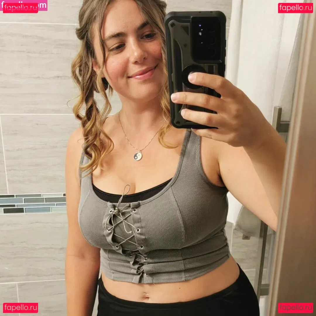 AwesomeKate Onlyfans Photo Gallery 