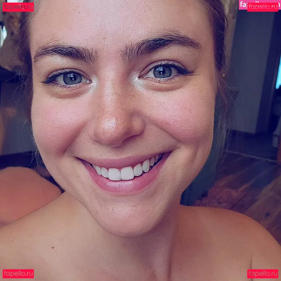 AwesomeKate Onlyfans Photo Gallery 