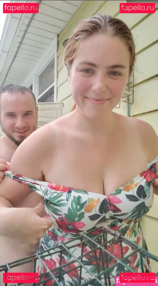 AwesomeKate Onlyfans Photo Gallery 