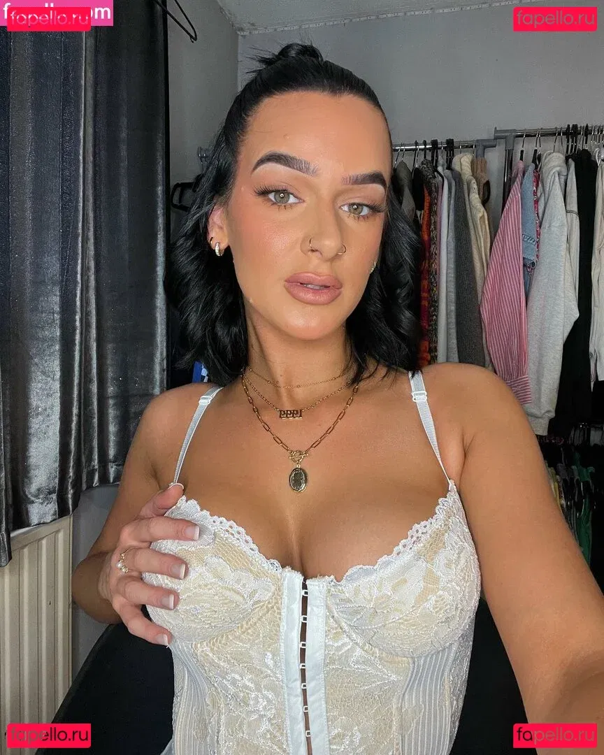 Louise Reid Onlyfans Photo Gallery 