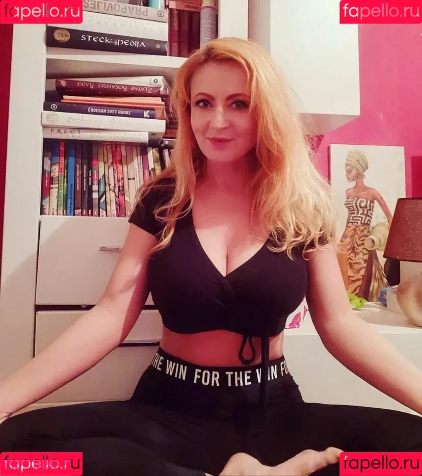 Berina Fati Onlyfans Photo Gallery 