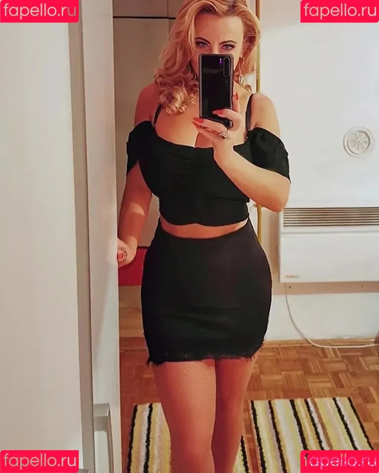 Berina Fati Onlyfans Photo Gallery 