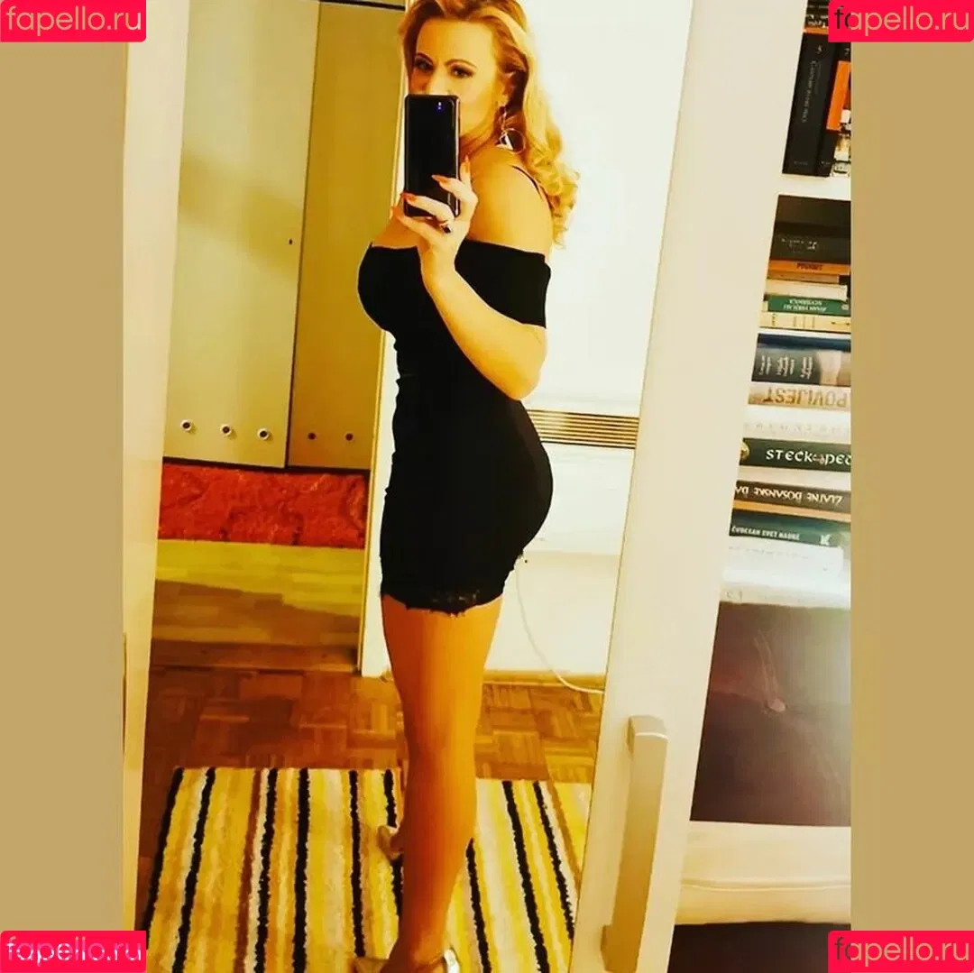 Berina Fati Onlyfans Photo Gallery 