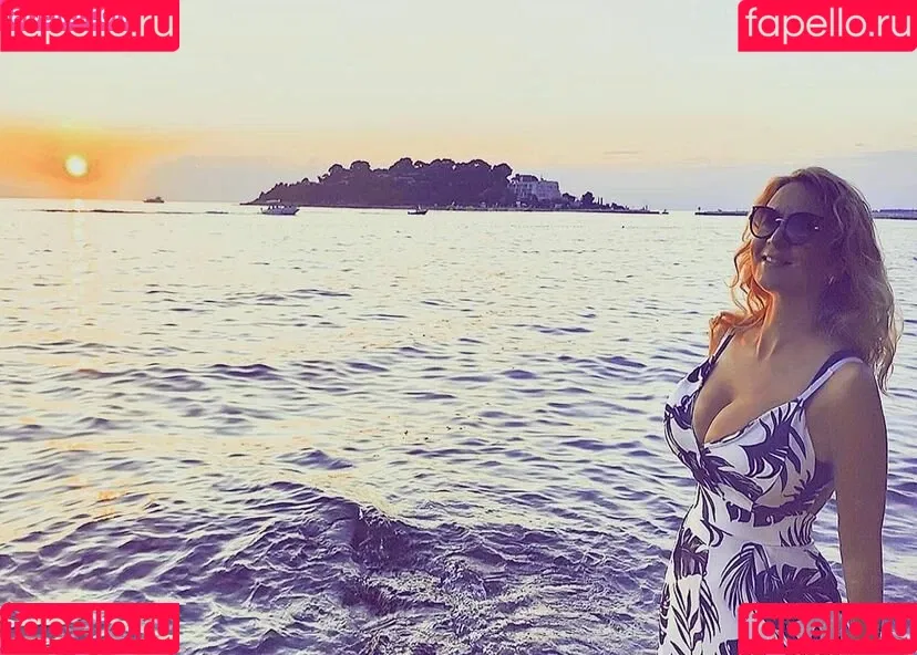 Berina Fati Onlyfans Photo Gallery 