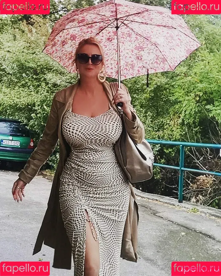 Berina Fati Onlyfans Photo Gallery 