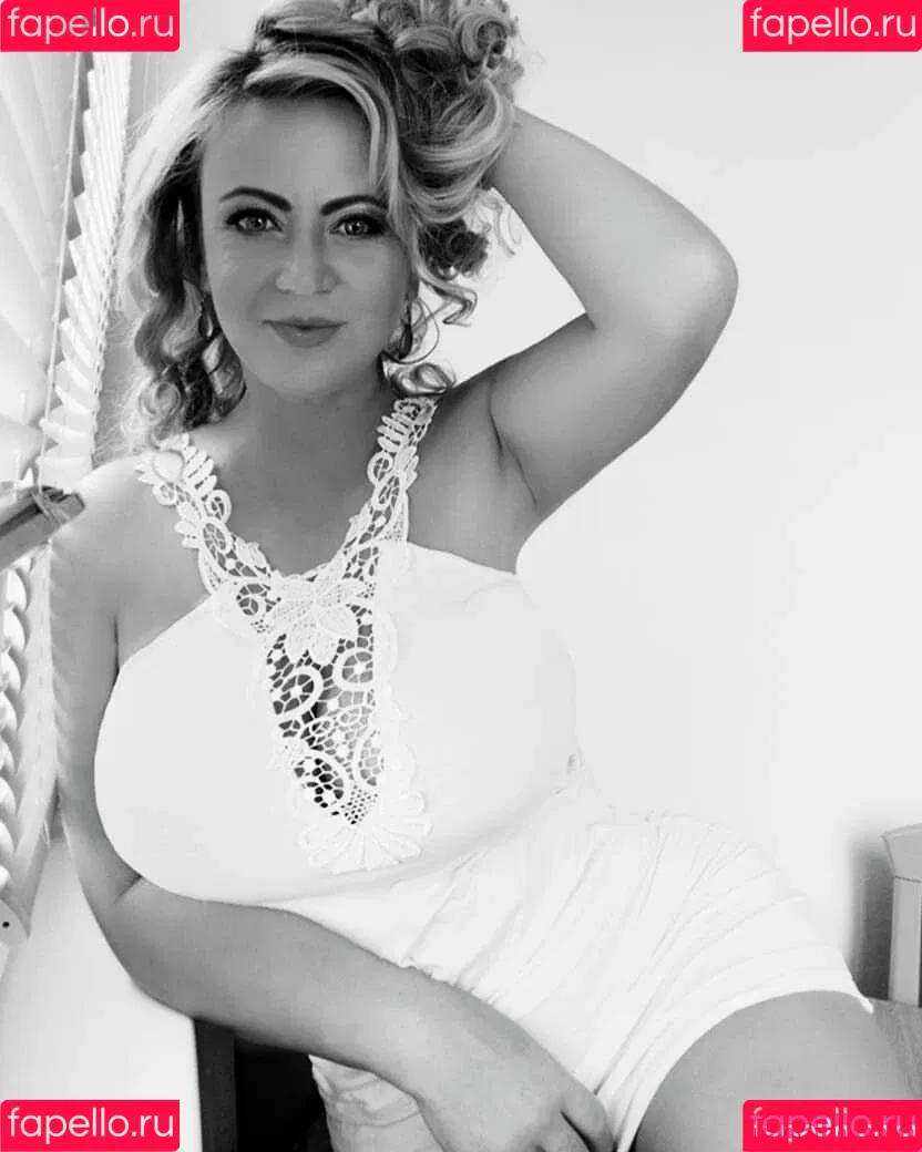 Berina Fati Onlyfans Photo Gallery 