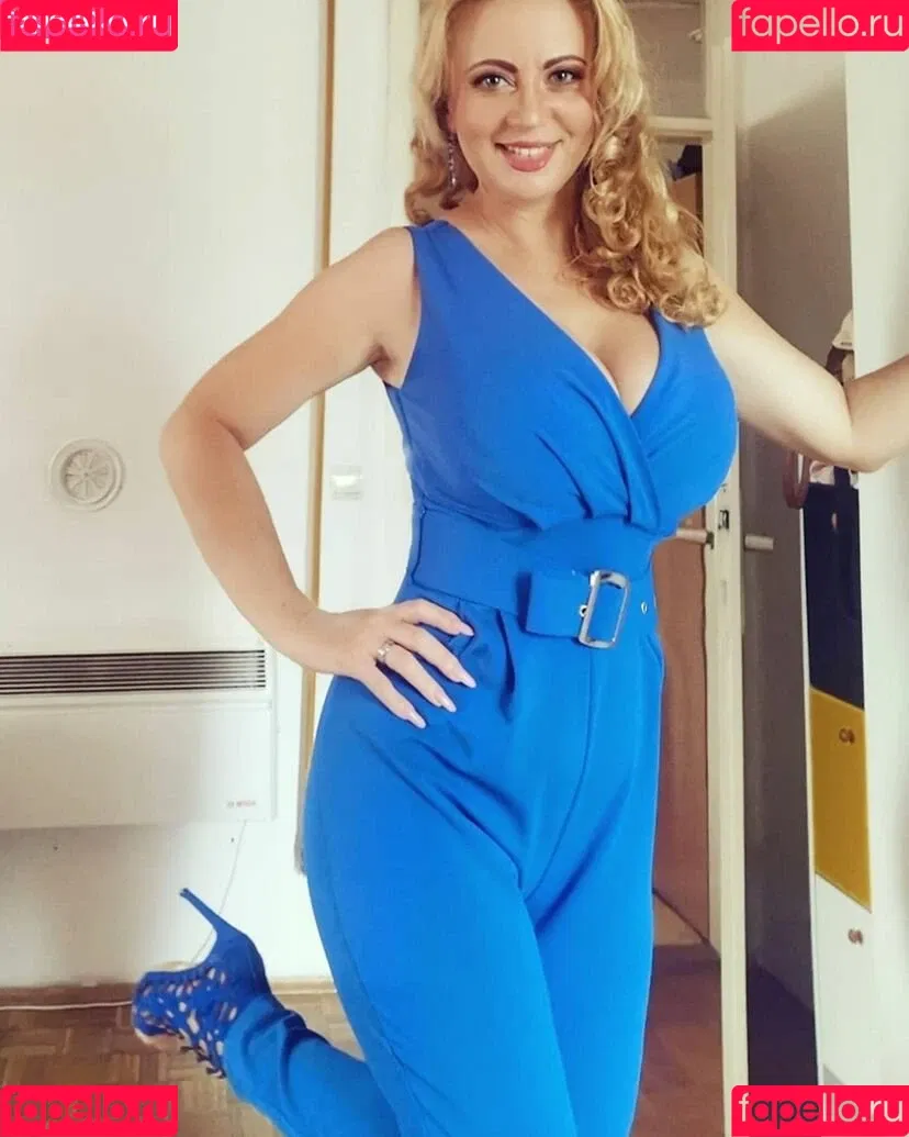Berina Fati Onlyfans Photo Gallery 