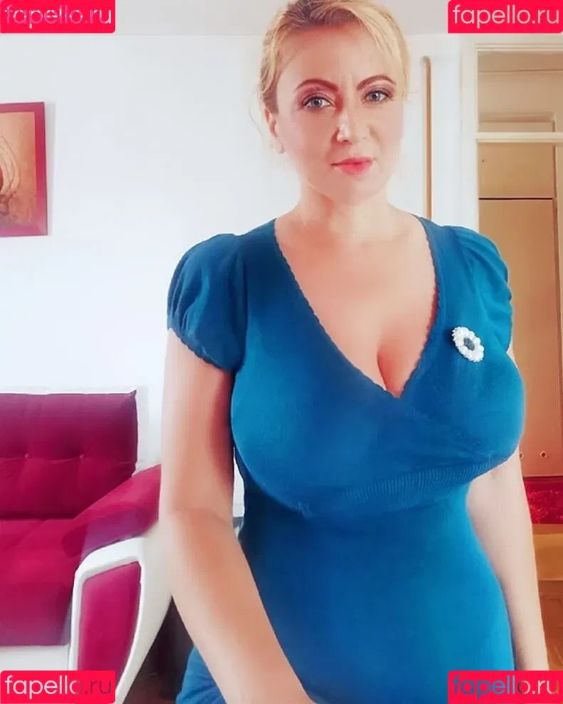 Berina Fati Onlyfans Photo Gallery 