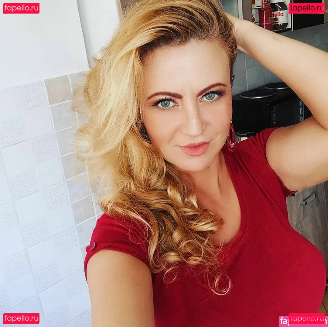 Berina Fati Onlyfans Photo Gallery 