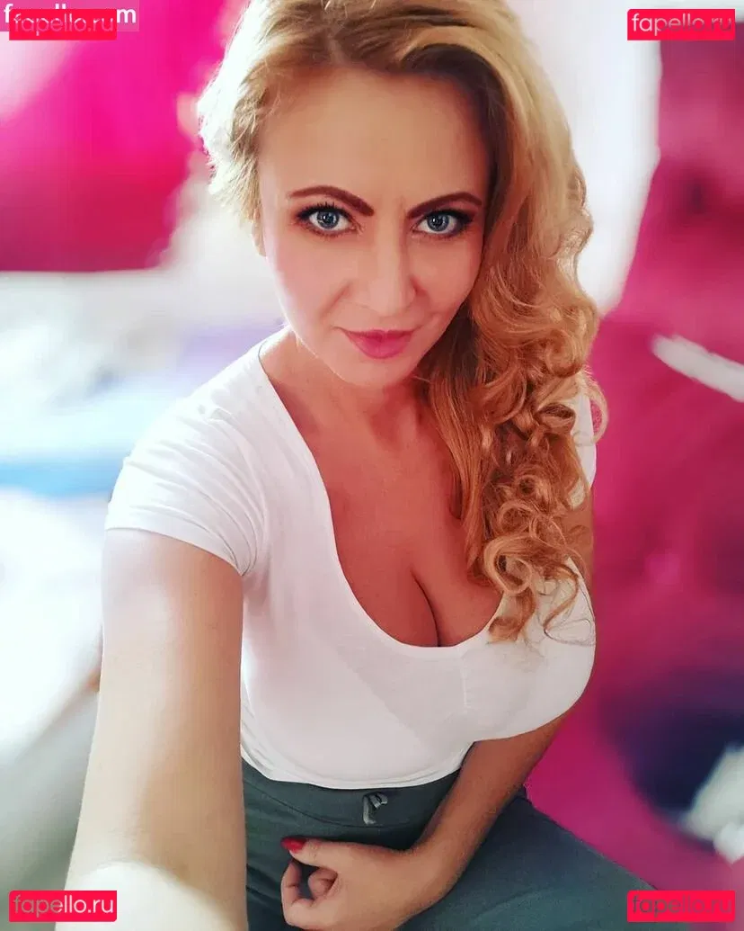Berina Fati Onlyfans Photo Gallery 