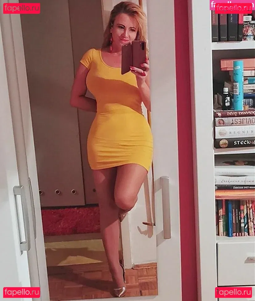 Berina Fati Onlyfans Photo Gallery 