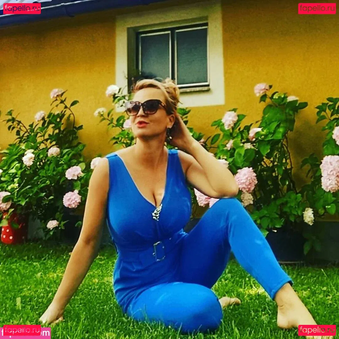 Berina Fati Onlyfans Photo Gallery 