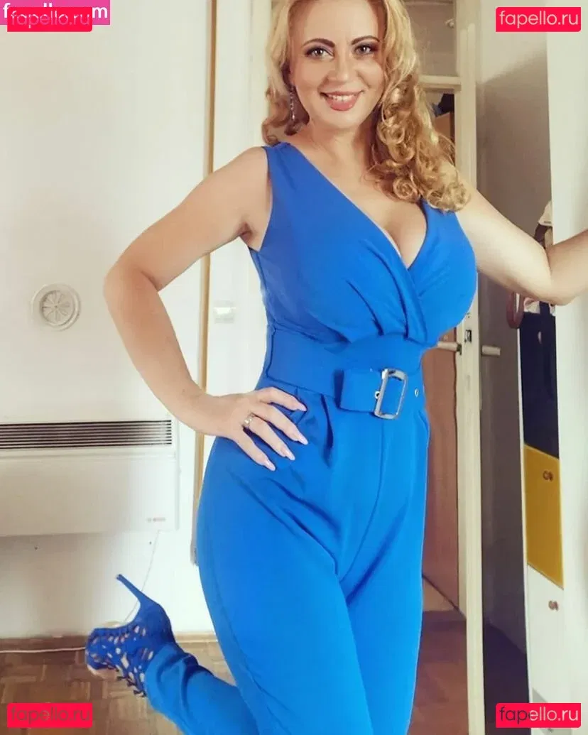 Berina Fati Onlyfans Photo Gallery 