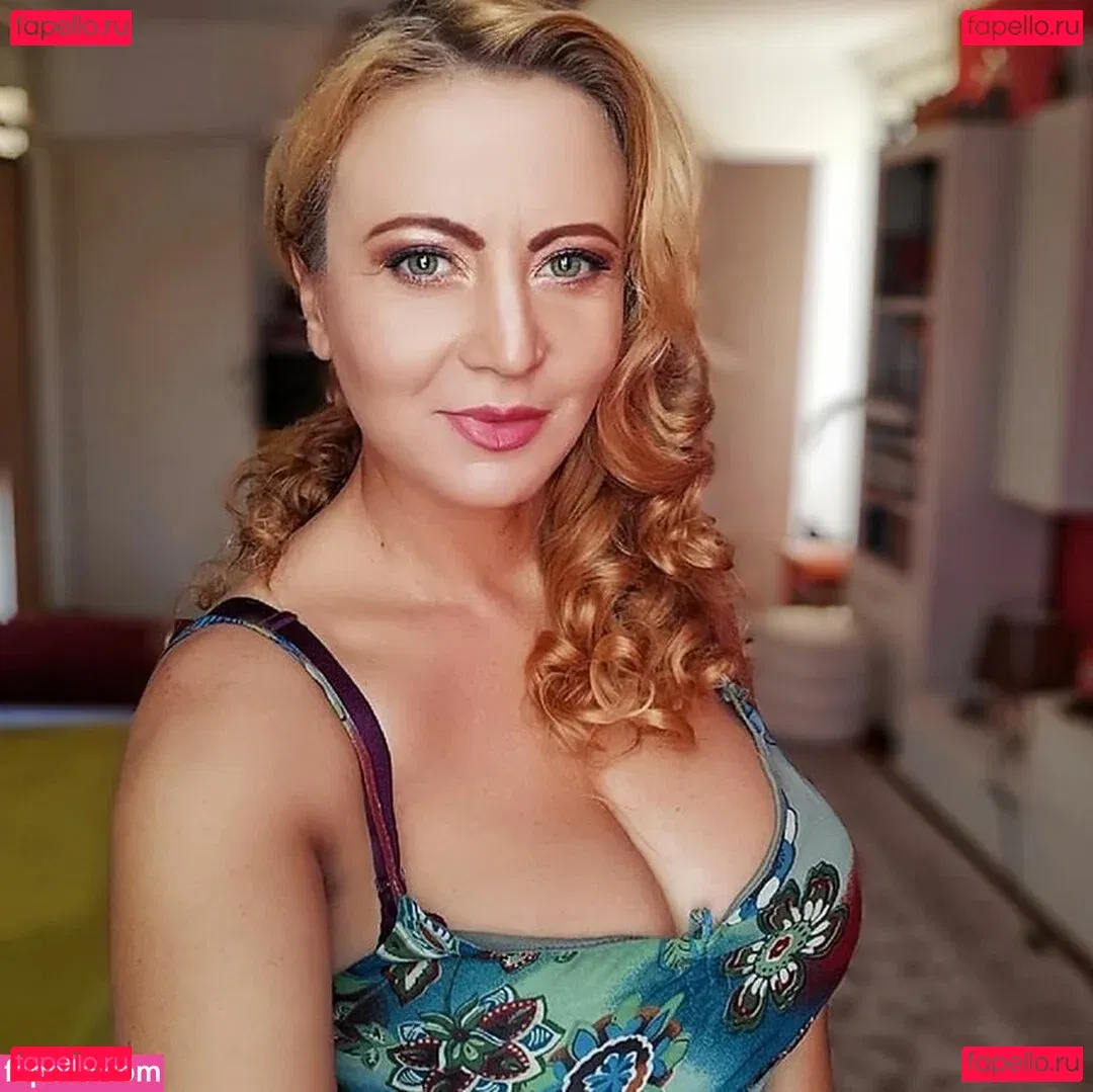 Berina Fati Onlyfans Photo Gallery 