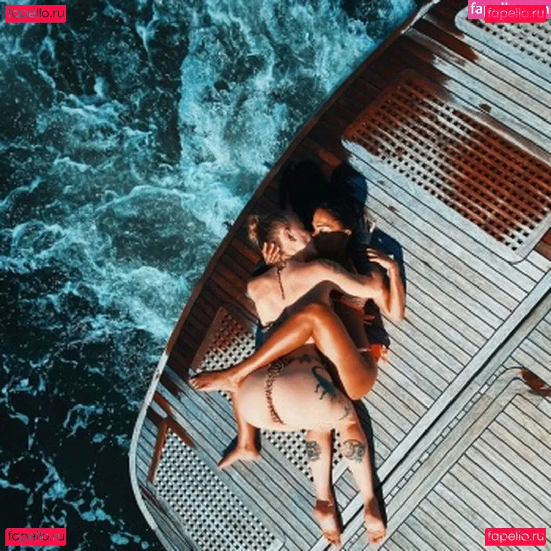 Gianninatv Onlyfans Photo Gallery 