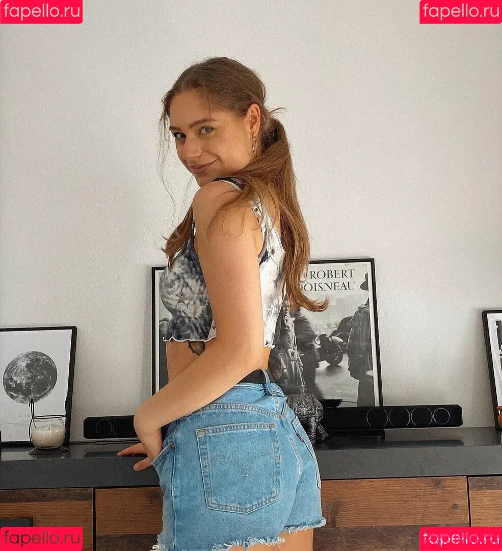 Alina Khani Onlyfans Photo Gallery 