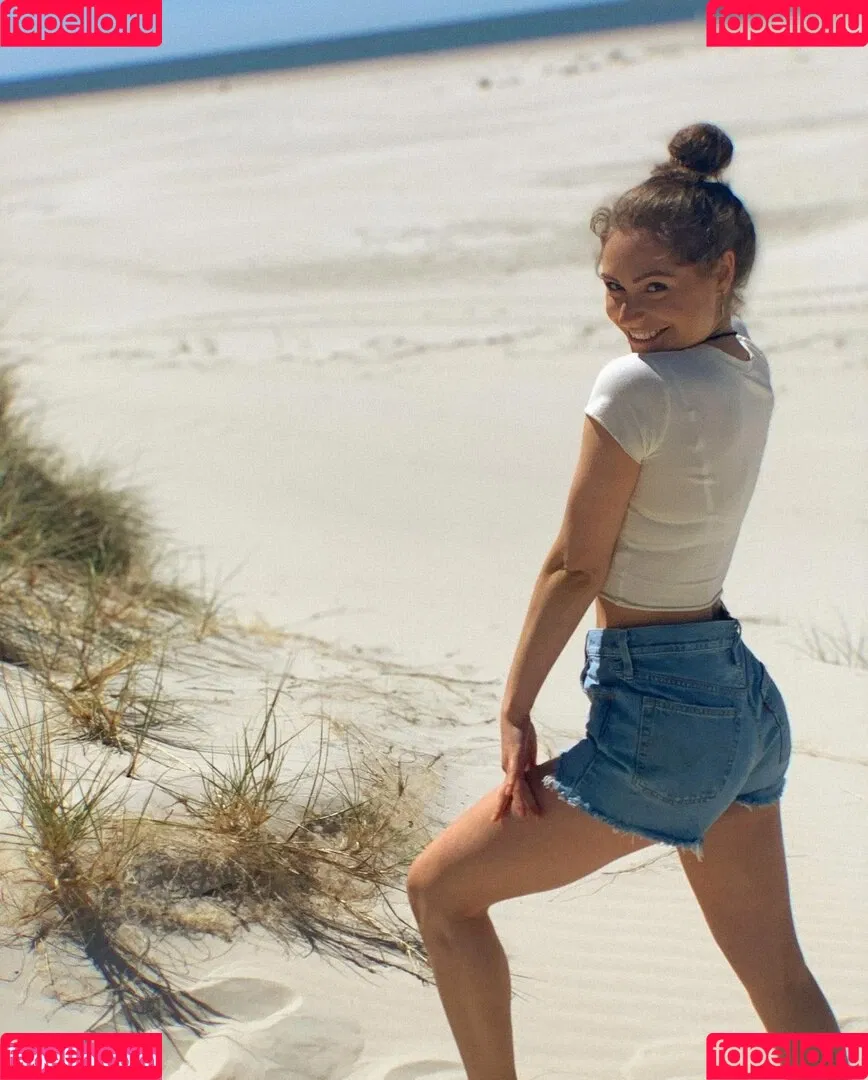 Alina Khani Onlyfans Photo Gallery 