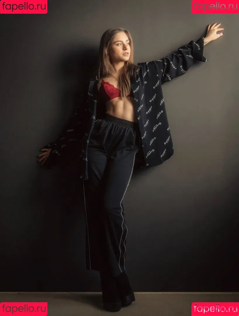Alina Khani Onlyfans Photo Gallery 