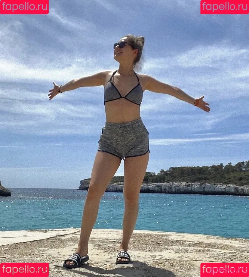 Alina Khani Onlyfans Photo Gallery 