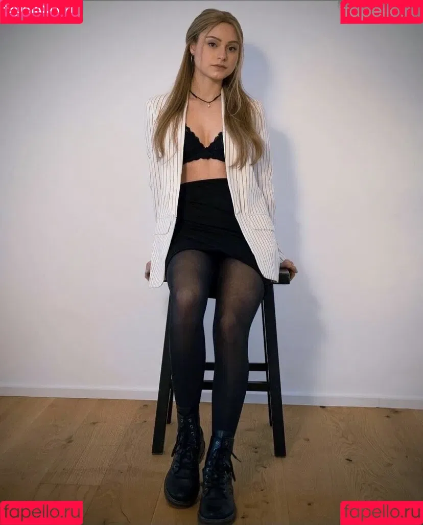 Alina Khani Onlyfans Photo Gallery 