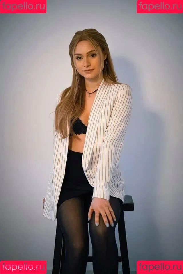 Alina Khani Onlyfans Photo Gallery 