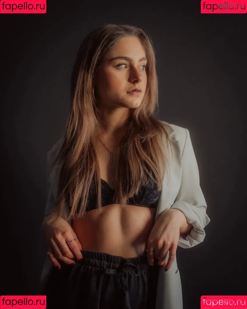 Alina Khani Onlyfans Photo Gallery 
