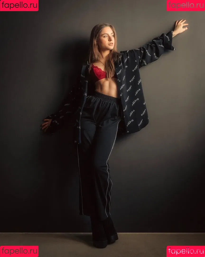Alina Khani Onlyfans Photo Gallery 