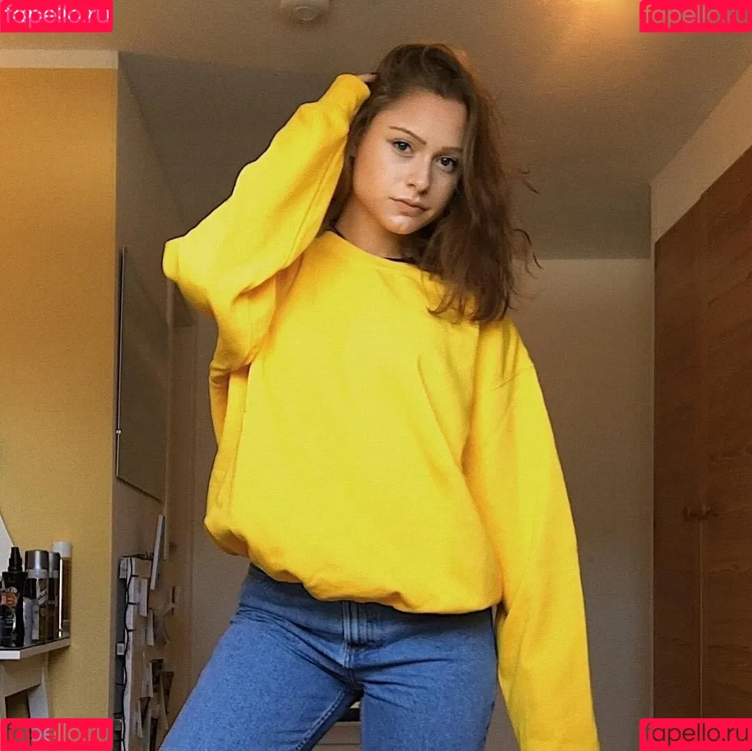 Alina Khani Onlyfans Photo Gallery 