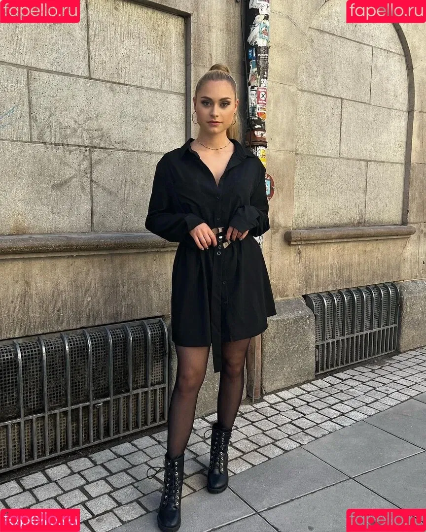 Alina Khani Onlyfans Photo Gallery 