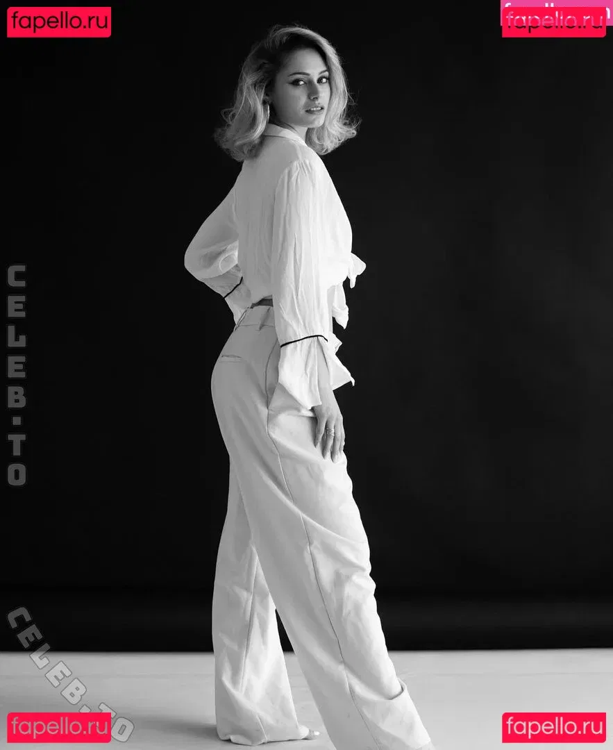 Alina Khani Onlyfans Photo Gallery 