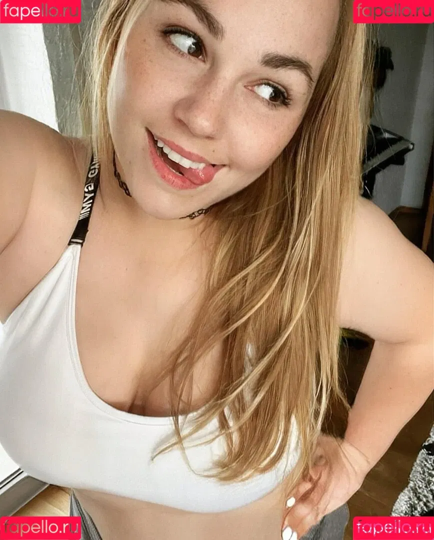 Emmadizzy / Emma_arty Onlyfans Photo Gallery 