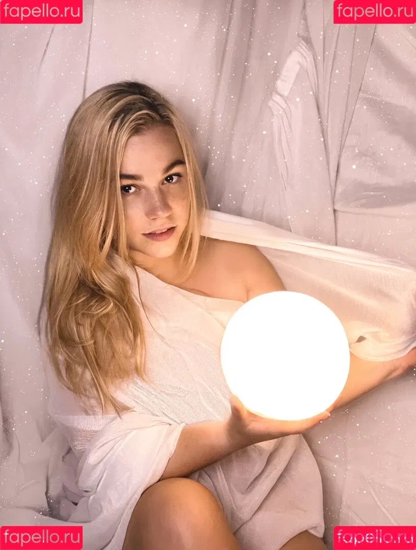Emmadizzy / Emma_arty Onlyfans Photo Gallery 