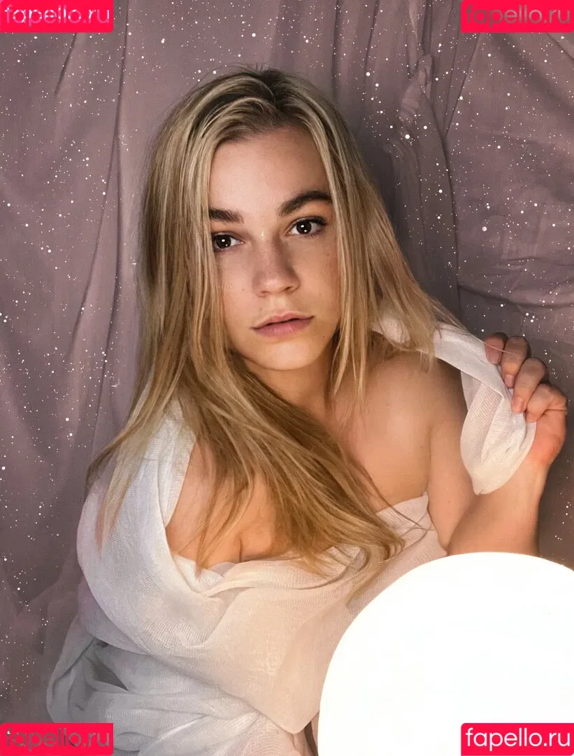 Emmadizzy / Emma_arty Onlyfans Photo Gallery 