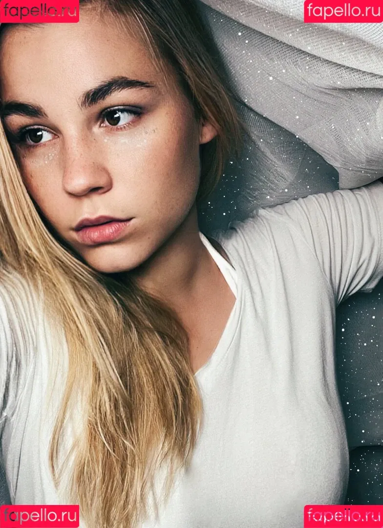 Emmadizzy / Emma_arty Onlyfans Photo Gallery 