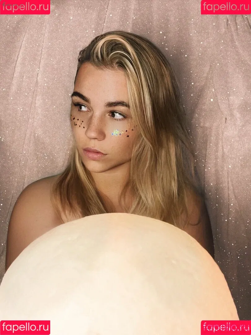 Emmadizzy / Emma_arty Onlyfans Photo Gallery 