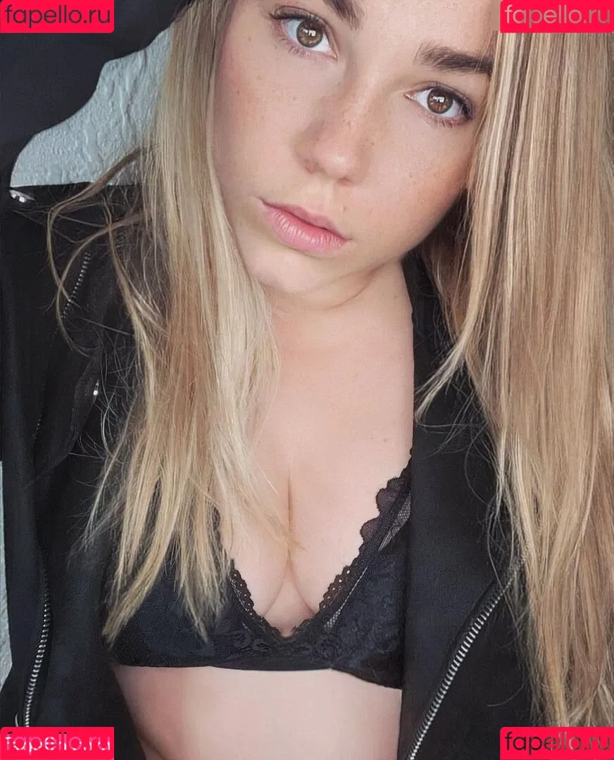 Emmadizzy / Emma_arty Onlyfans Photo Gallery 