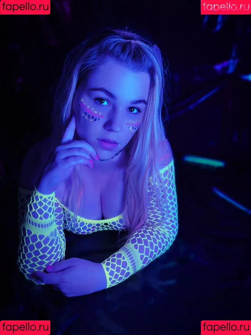 Emmadizzy / Emma_arty Onlyfans Photo Gallery 
