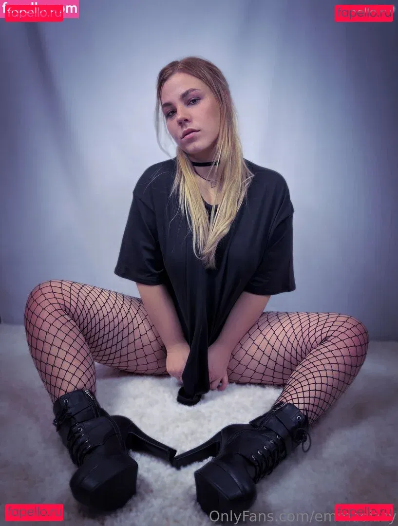 Emmadizzy / Emma_arty Onlyfans Photo Gallery 