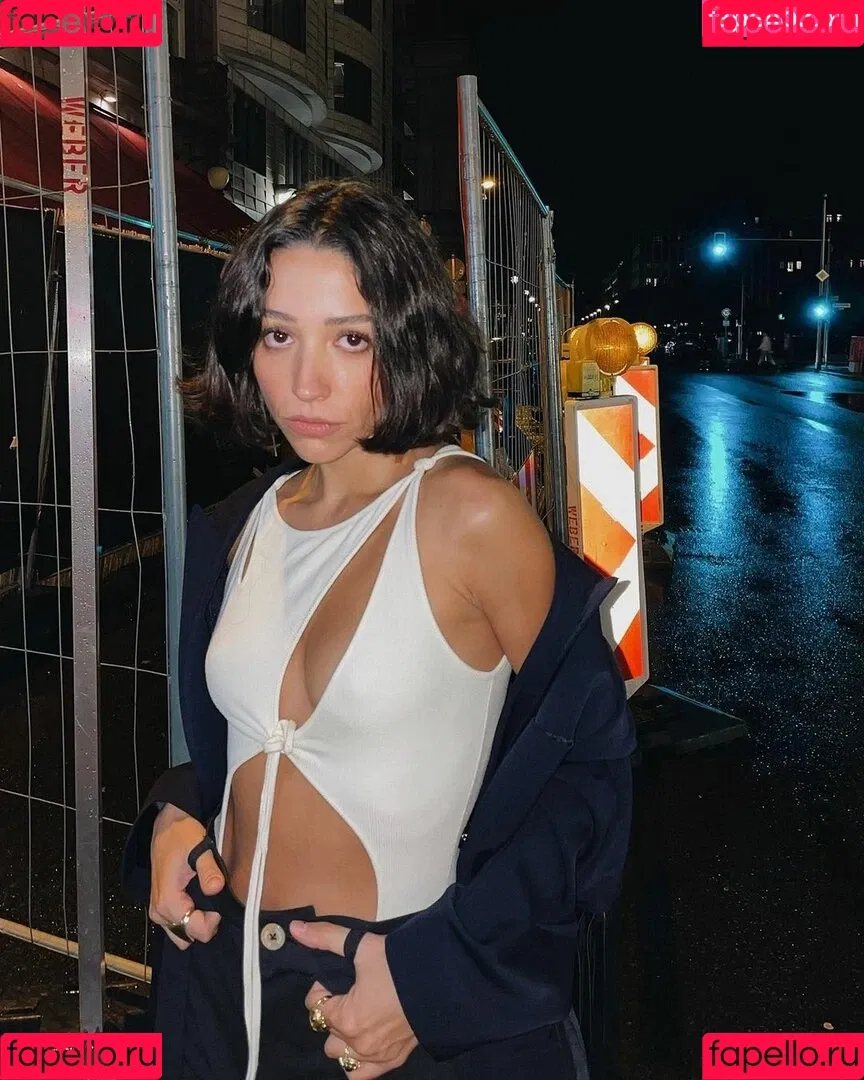 Zeynep Bastık Onlyfans Photo Gallery 